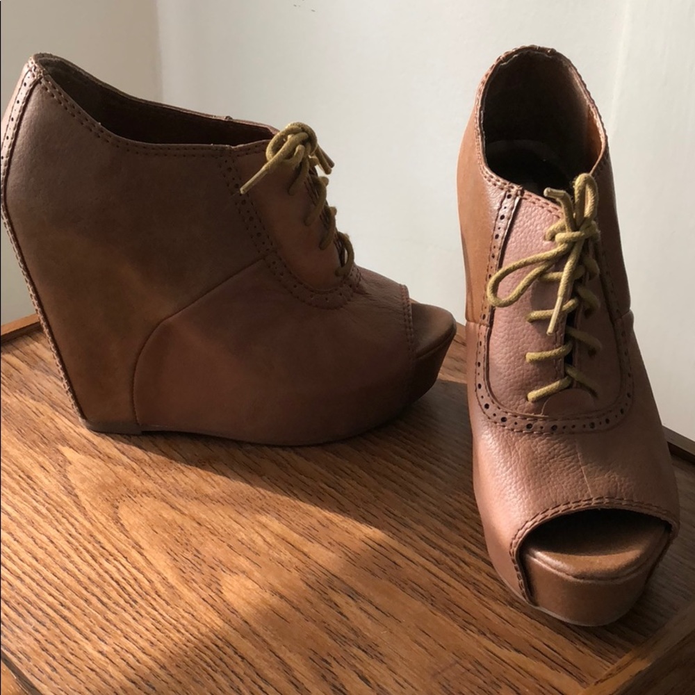 Steve Madden lace up wedges